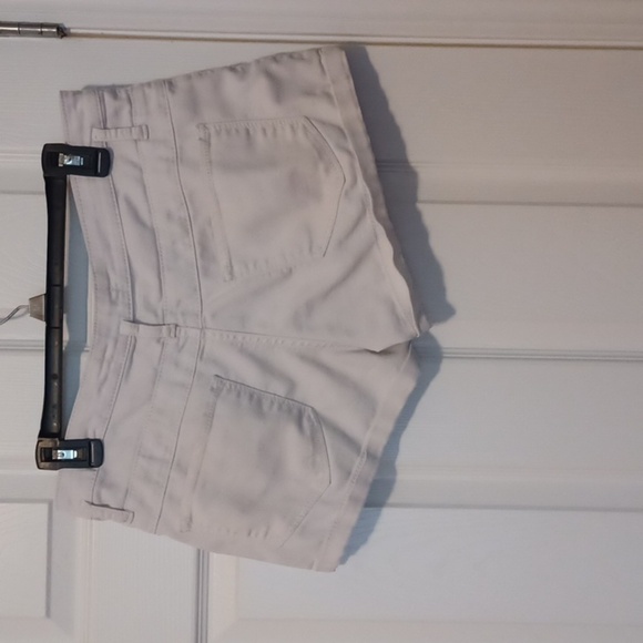 🌺no Boundaries  White  Shorts - Picture 5 of 5